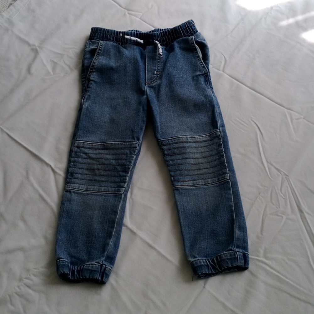 Lightly used no back pocket jeans